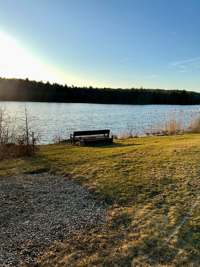 Building Photo - 15 Thayer Pond Dr