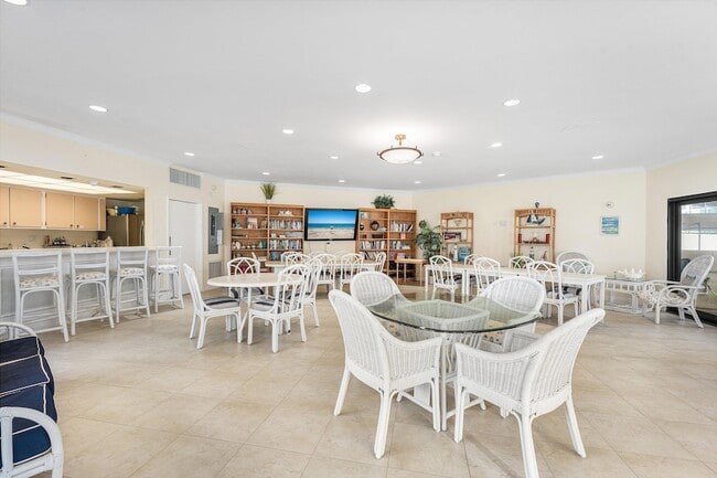 Building Photo - 5480 N Ocean Dr