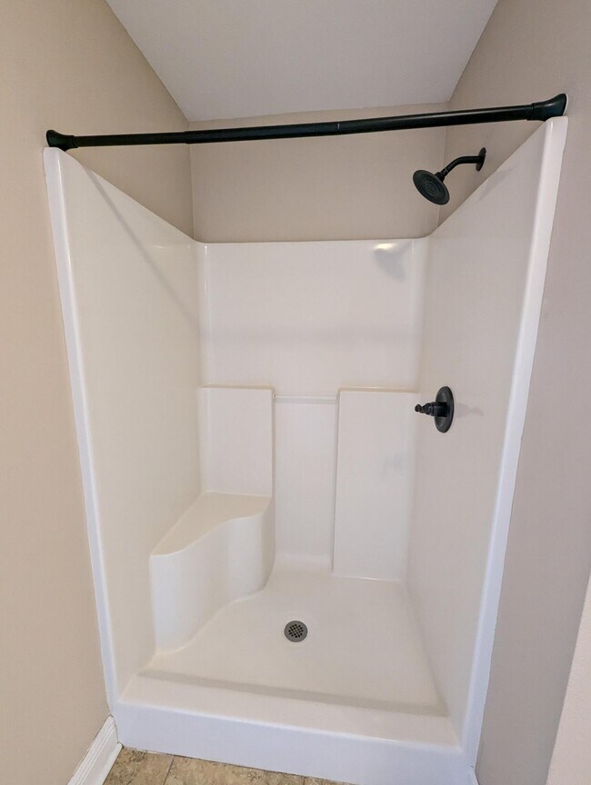 Building Photo - 6686 Bryant Rd