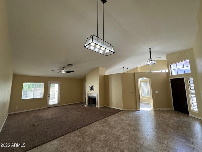 Building Photo - 8919 S Lori Ln