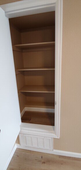 Building Photo - 18404 E Kepner Pl