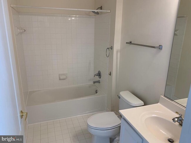 Building Photo - 12161 Abington Hall Pl