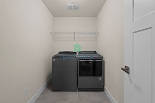 Building Photo - 5 BED & 2.5 BATH SINGLE FAMILY HOUSE FOR RENT