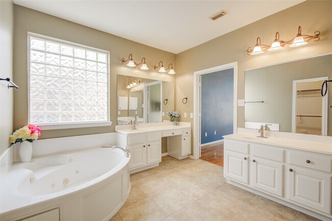 Building Photo - 5814 Ballina Canyon Ln