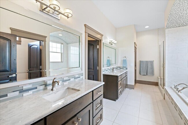 Building Photo - Stunning Custom Home in Gated Community!