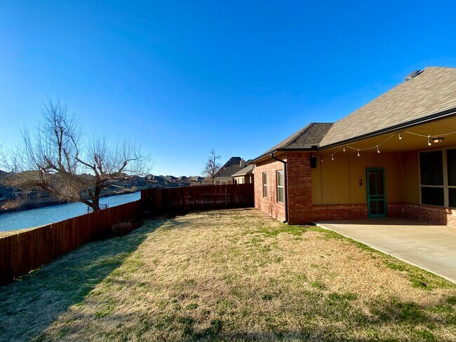 Building Photo - Water Front Property!!  3 Bed, 2 bath with Storm Shelter