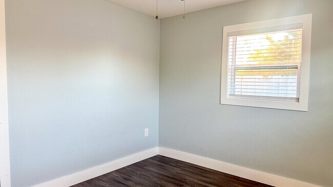 Building Photo - 713 N 23rd St