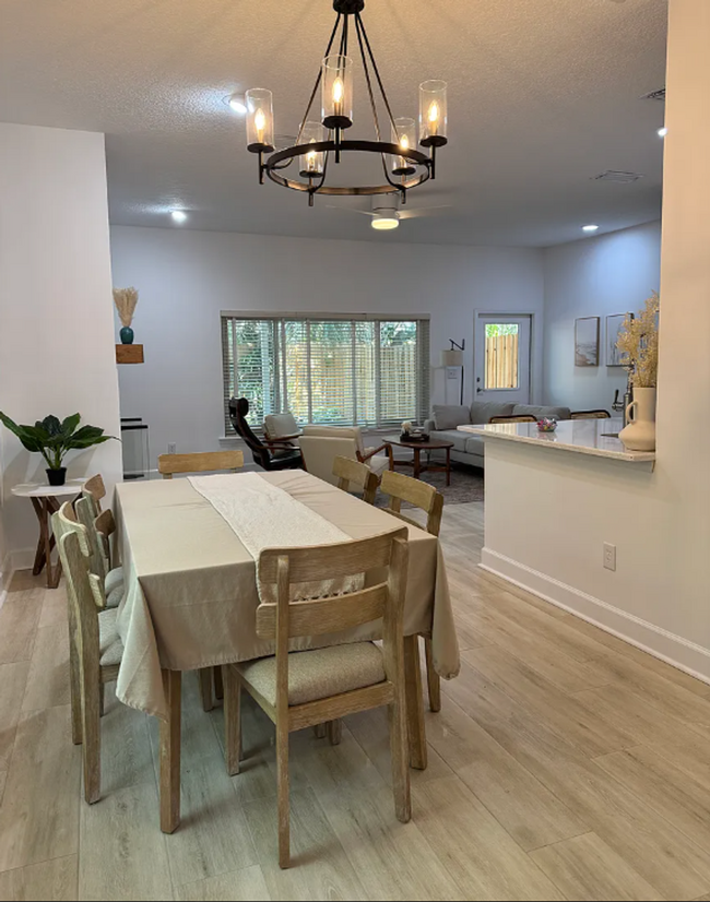 Building Photo - Stunning 3/2.5 Neptune Beach Home less tha...