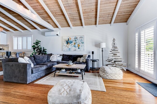 Building Photo - REMODELED, BRIGHT & AIRY HOME ON ONE OF TH...