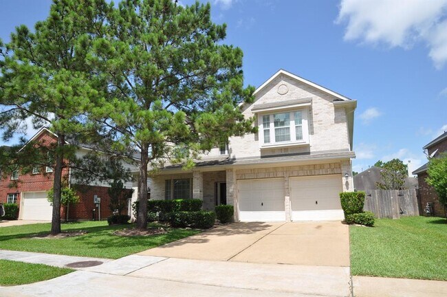 Building Photo - 2222 Drake Falls Dr