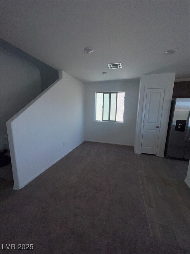 Building Photo - 7010 Sol Brillante St