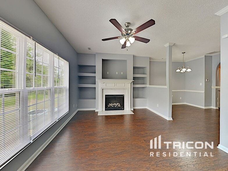 Building Photo - 4864 Sierra Way