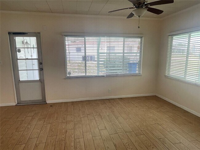 Building Photo - 701 Cypress Pl