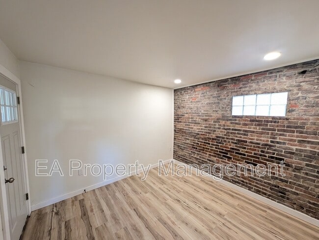 Building Photo - 810 13th St NW