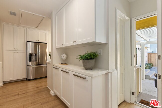 Building Photo - 3544 Gardenia Ave