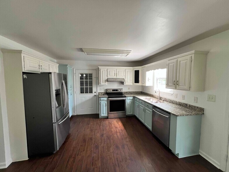 Building Photo - 369 Old Kinser Rd SE