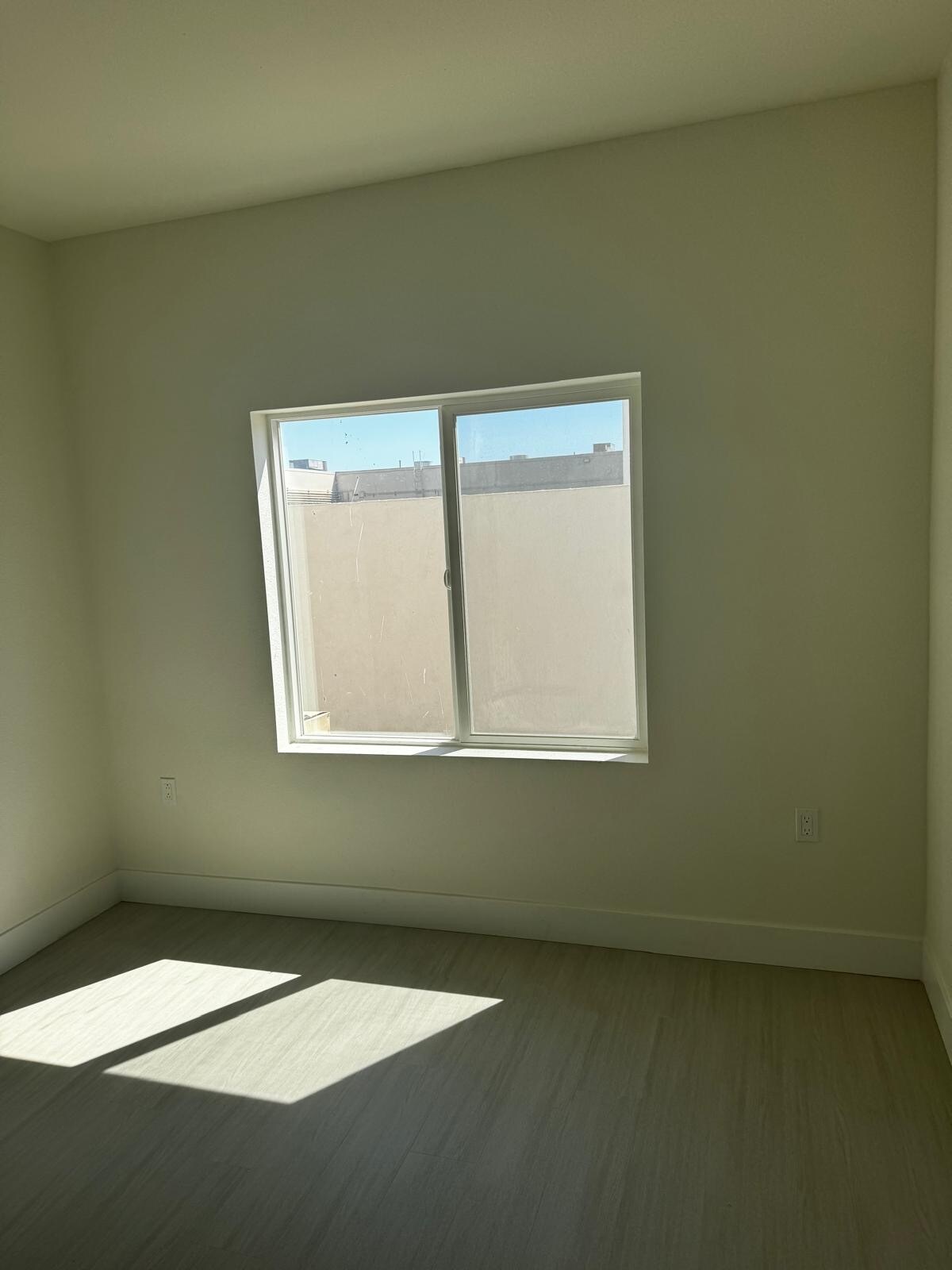 Building Photo - 2125 Moffett Rd