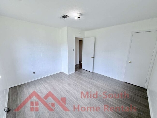 Building Photo - 5057 Gill Rd
