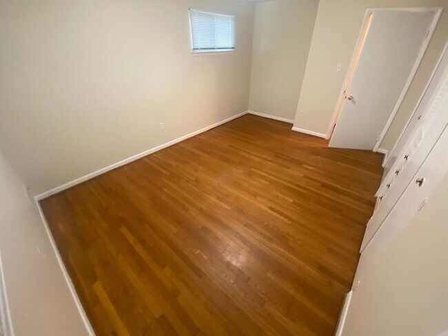 Building Photo - PRICE REDUCTION! A spacious three bedroom/...