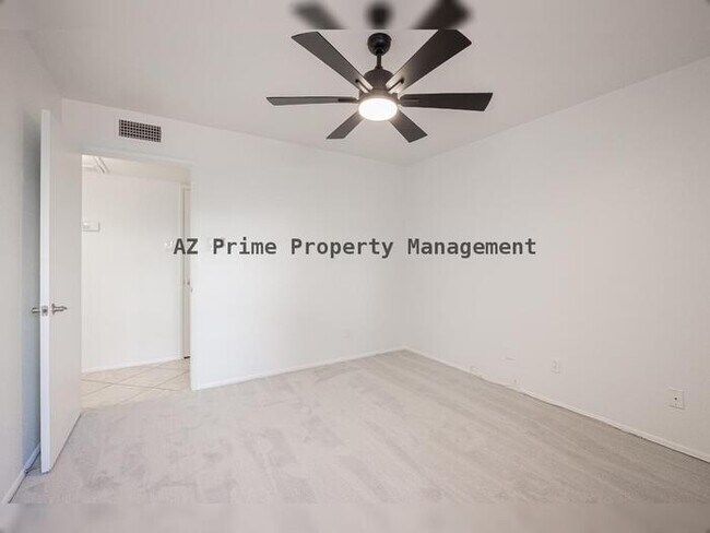 Building Photo - 7950 E Starlight Way