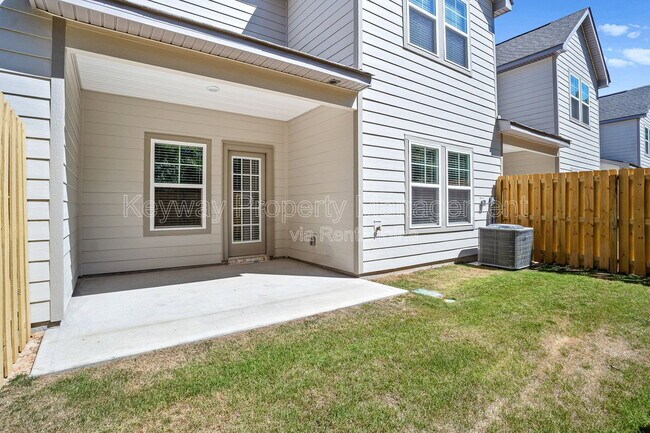 Building Photo - 3109 Venetian Dr