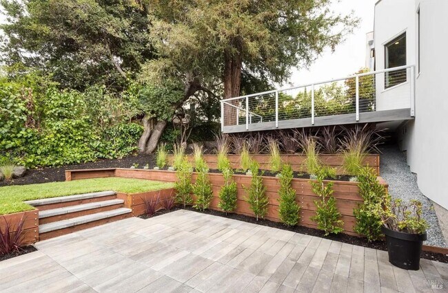 Building Photo - 1309 Nye St