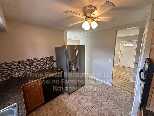 Building Photo - 5029 NE 56th Pl