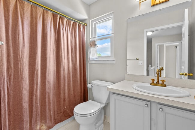 Building Photo - 4051 Sarah Ann Dr
