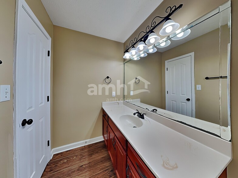 Building Photo - 1116 Chinook Cir