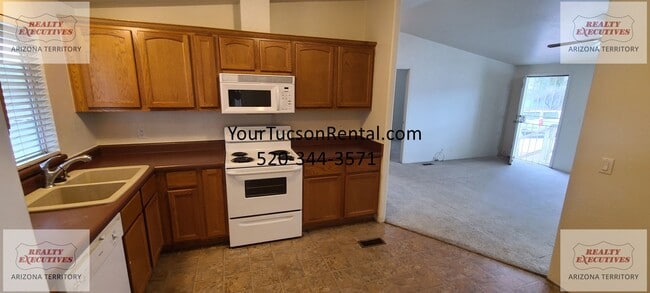 Building Photo - Irvington & Country Club area - 3 beds & 2 baths