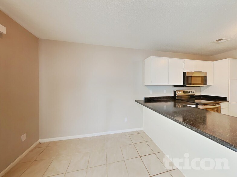 Building Photo - 644 Meadows Edge Ln