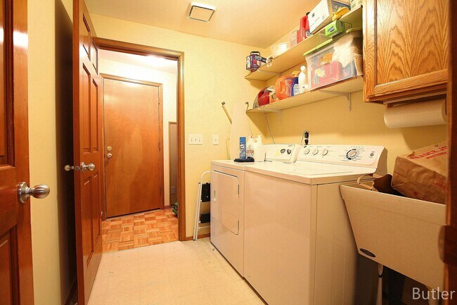 Building Photo - CLICK "REQUEST A TOUR" NOW!