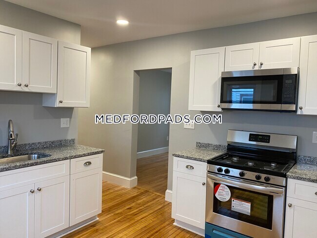 Building Photo - 72 Frederick Ave