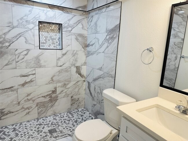 Building Photo - 1264 Cedar Haven Ave