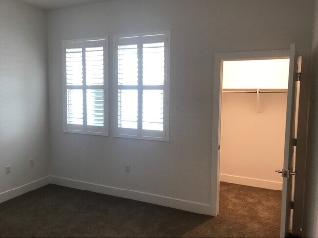 Building Photo - Gala Flat at The Cannery in Davis now!