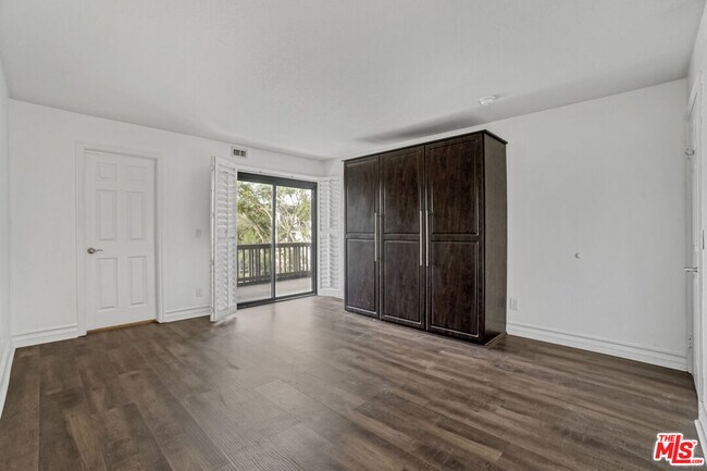 Building Photo - 8600 Tuscany Ave