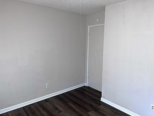 Building Photo - 15811 Beechnut St