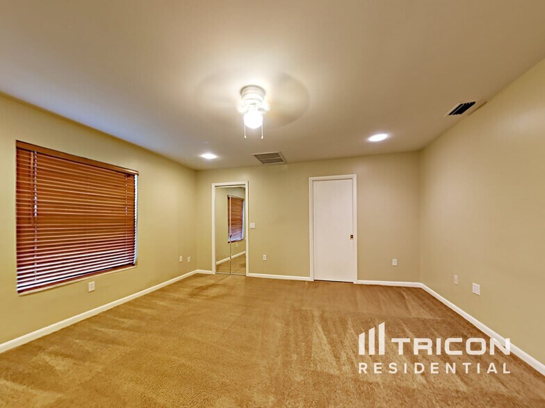 Building Photo - 7905 42nd Way N