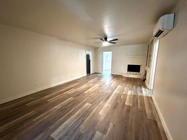 Building Photo - 3304 Tom Green St