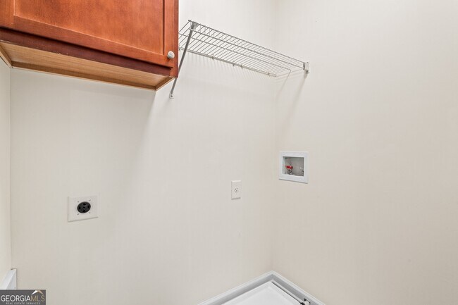 Building Photo - 558 Woodland Park Terrace