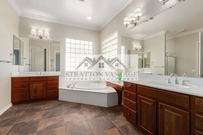 Building Photo - 7150 W Heritage Way