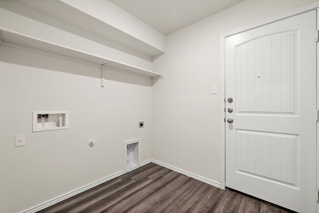 Building Photo - 1944 T H Johnson Dr