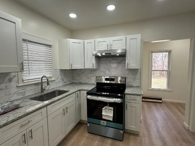 Building Photo - 1126 Walker St