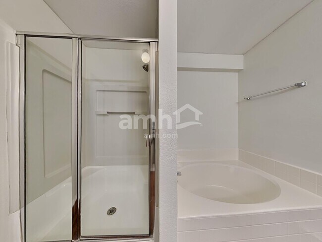 Building Photo - 12424 Silver Mist Trail