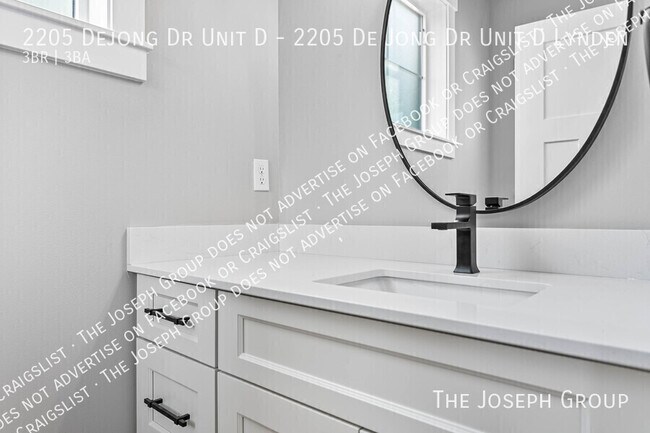 Building Photo - 2205 DeJong Dr