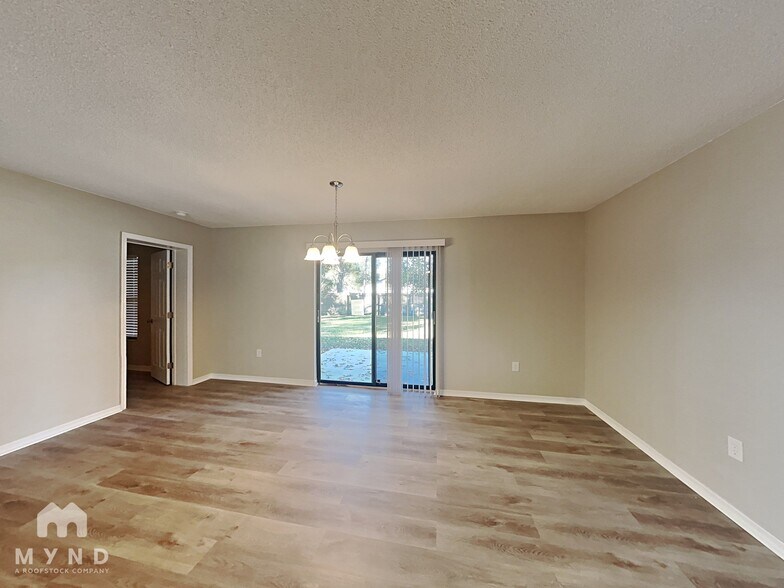 Building Photo - 10327 Lansfield St