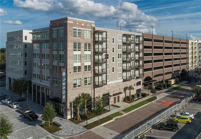 Building Photo - 820 Main Ln