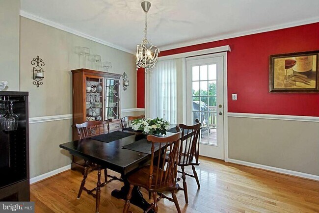 Building Photo - 6337 Littlefield Ct