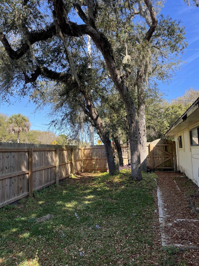 Building Photo - 2464 A1A S