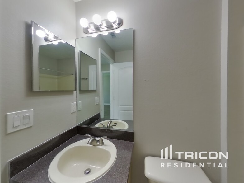 Building Photo - 1371 Winged Foot Dr